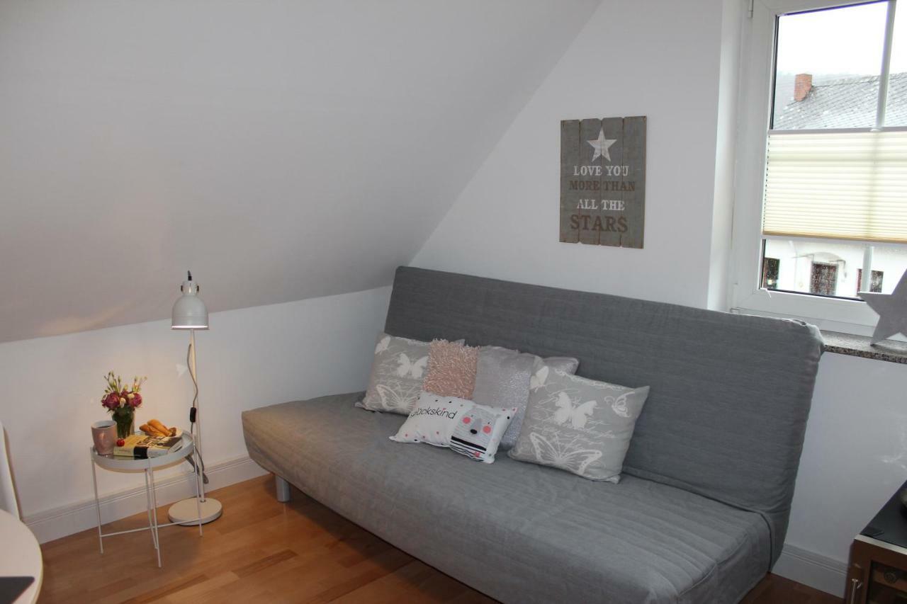 Ferienwohnung Im Tuermchen Oberfell Экстерьер фото